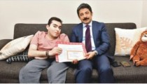 Evde Eğitim Alan Öğrencinin  Karnesi Evinde Verildi