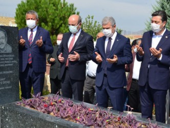 “Bozkırın Tezenesi” Neşet Usta anıldı