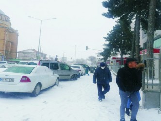 Kaman Beyaza Büründü