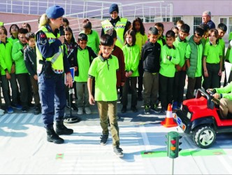 Jandarma’dan Uygulamalı Trafik Eğitimi