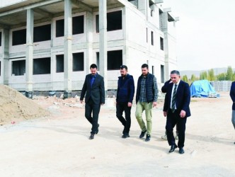 Vali Buhara Kurum  inşaatlarını İnceledi