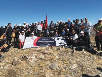 40 Sazla Zirvede  Türküler Yükseldi
