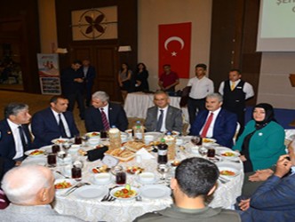 Valilikten Şehit Aileleri ve Gaziler Onuruna İftar