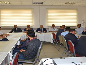 Vali Akın’dan Otobüs Şoförleri İle Toplantı
